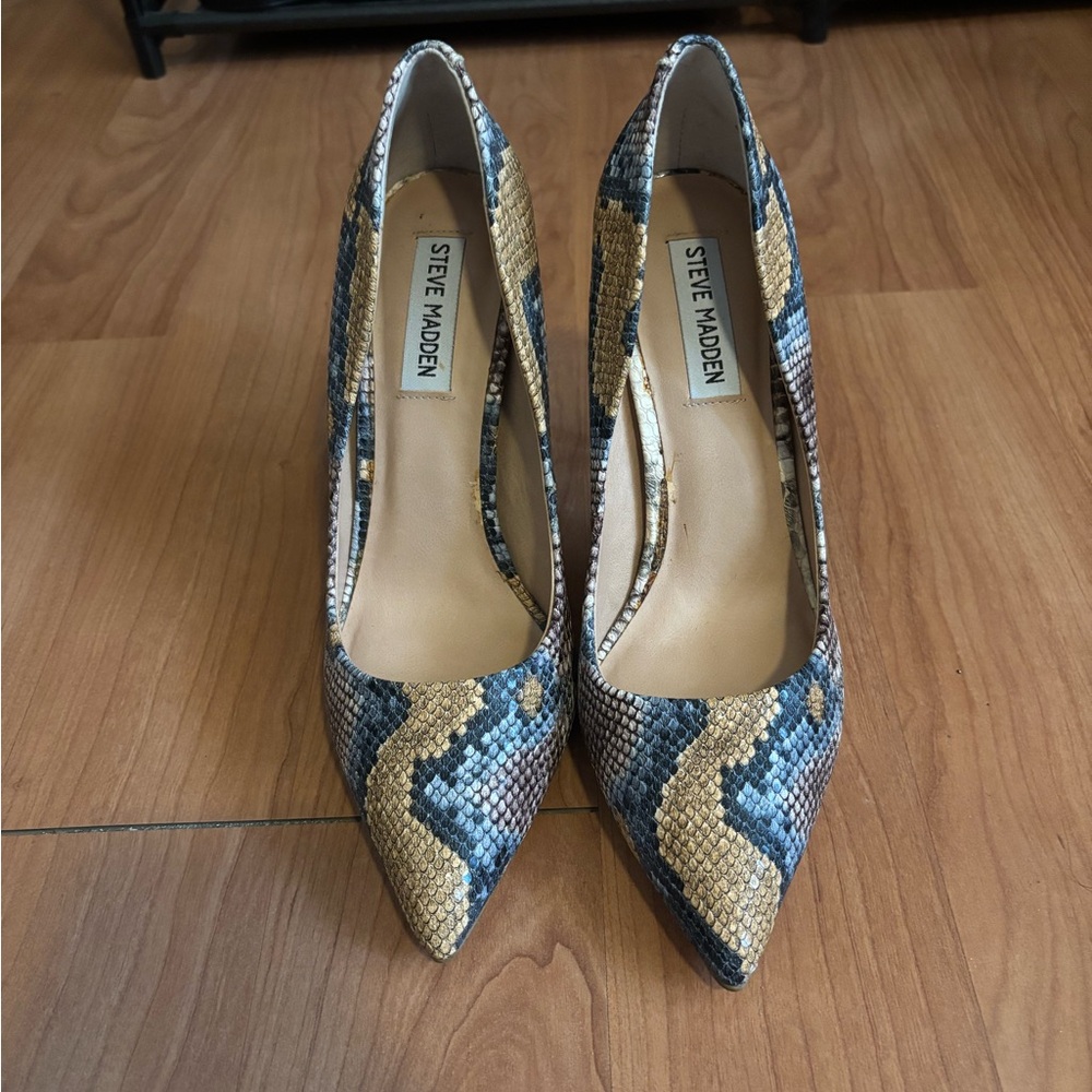 Steve Madden Blue and Tan Snakeskin Heels